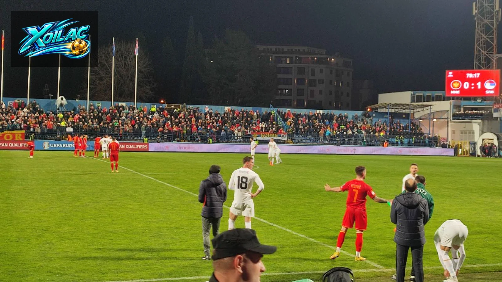 Cầu thủ Serbia thi đấu với Montenegro ở vòng loại EURO 2024